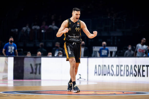 球员长年在 球员长年在